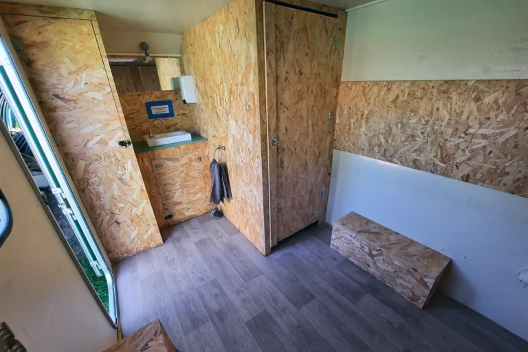 Caravane toilettes sèches Sterckeman 2006