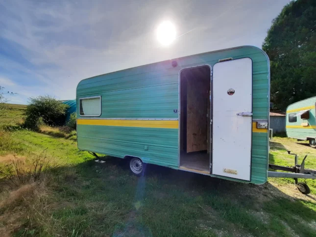 Caravane toilettes sèches Trigano 1974