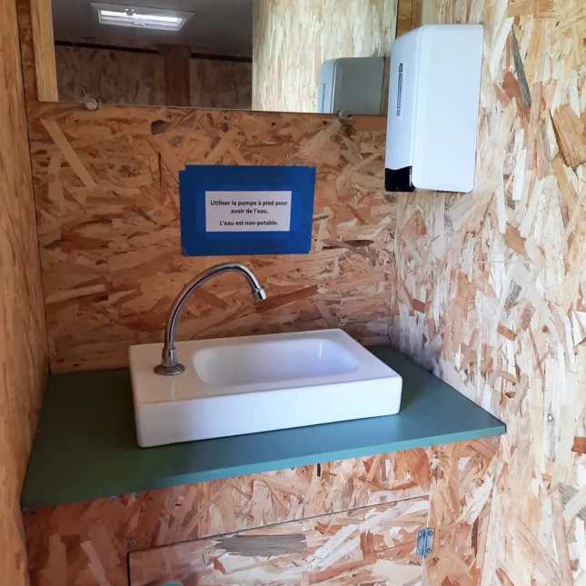 Lave main de la caravane toilette sèche Sterckeman 2006